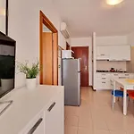 Apartman One Bedroom Flat In A With Pool *