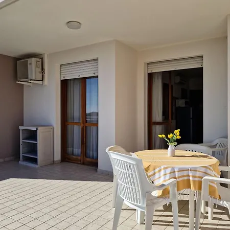 Διαμέρισμα One Bedroom Flat In A With Pool Μπιμπιόνε