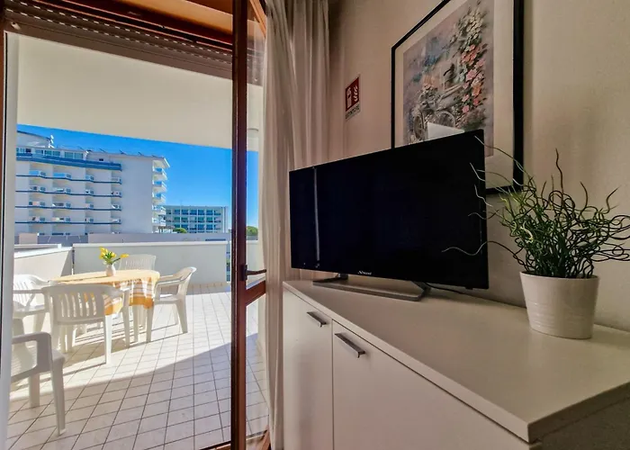 One Bedroom Flat In A With Pool Διαμέρισμα