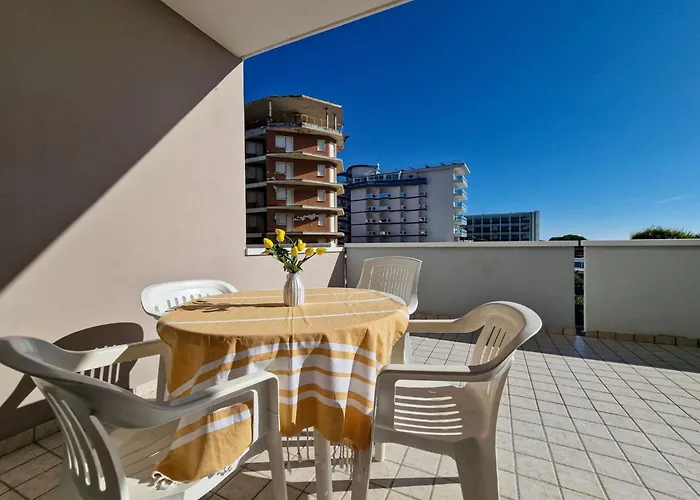 One Bedroom Flat In A With Pool Διαμέρισμα