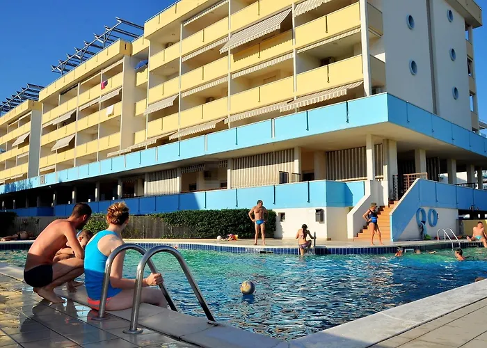 Διαμέρισμα One Bedroom Flat In A With Pool Μπιμπιόνε