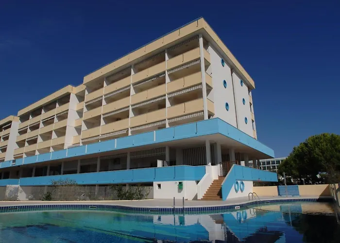 One Bedroom Flat In A With Pool