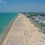 One Bedroom Flat In A With Pool Бибионе
