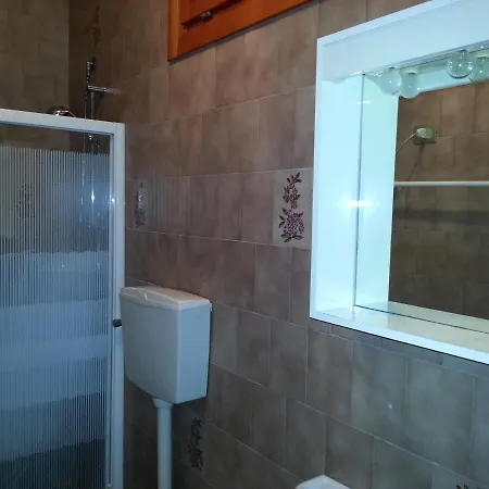 One Bedroom Flat In A With Swimming Pool Apartment *