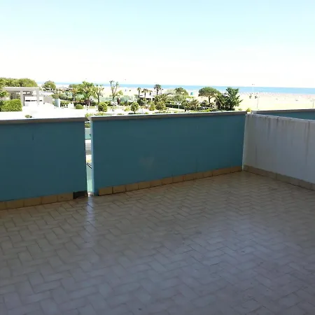 One Bedroom Flat In A With Swimming Pool Apartment