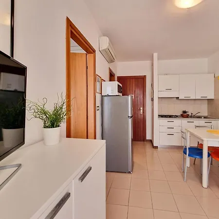 One Bedroom Flat In A With Pool Bibione