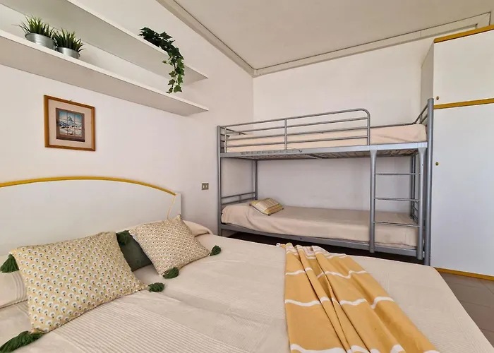 One Bedroom Flat In A With Pool Bibione