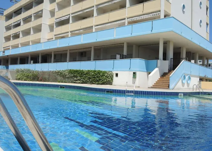 One Bedroom Flat In A With Pool Apartman